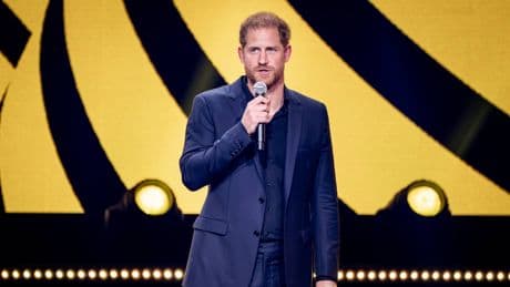 Queen-Vertraute rät Prinz Harry: "Hör auf, das Opfer zu spielen"