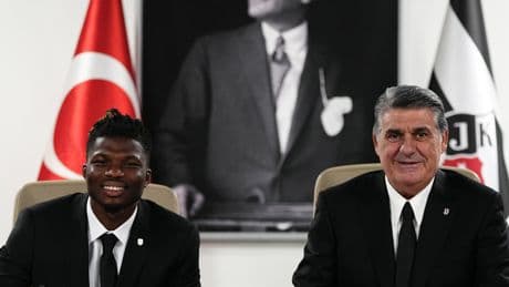 Beşiktaş Toure'yi KAP'a bildirdi!
