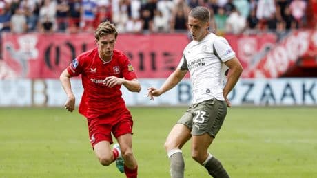 ’Joey Veerman steekt er elke wedstrijd met kop en schouders bovenuit’