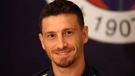 Fenerbahçeli Mert Hakan Yandaş hastanelik oldu!