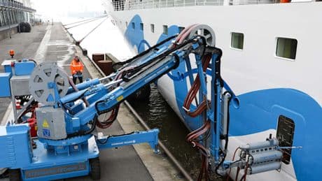 Hamburg will Landstrompflicht für Kreuzfahrtschiffe um drei Jahre vorziehen