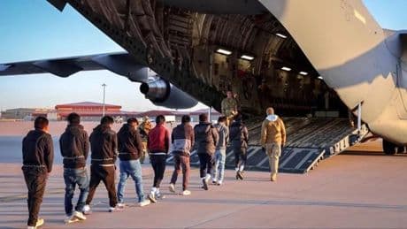 El Gobierno de Trump pagará 1.000 dólares a los inmigrantes que se autodeporten: "Es la vía más segura y rentable de irse"