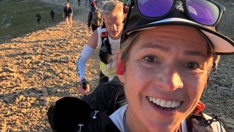 SZ-Kolumne „Bester Dinge“: Stillen und einen Marathon gewinnen? Klar, das geht