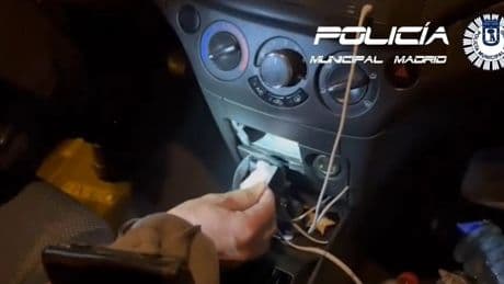 Polémica por la orden de Interior de no multar a quienes posean o consuman drogas dentro de vehículos estacionados