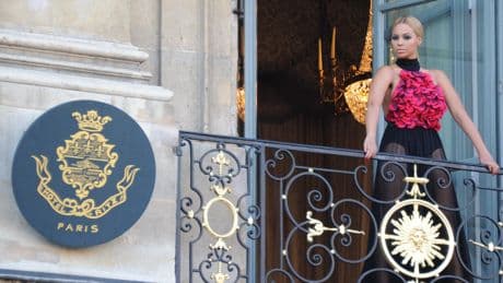 Origines bretonnes ou normandes, star du Louvre, lectrice du Figaro... Les relations très particulières de Beyoncé avec la France