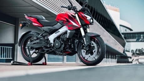 Bajaj Pulsar NS400Z, la nueva naked deportiva con conectividad inteligente llega a España