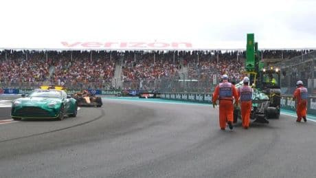 Doblete de McLaren y KO de Alonso y Sainz en el alocado sprint de Miami
