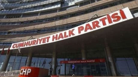 CHP’de istifa depremi