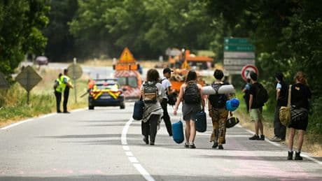 A69 : des centaines d'opposants se rassemblent dans le Tarn malgré l'interdiction