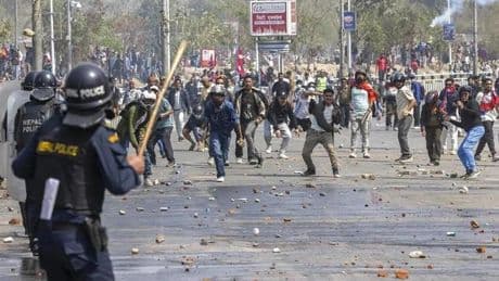 Nepal levanta la prohibición de las redes sociales, una medida que generó violentas protestas donde han muerto 19 personas