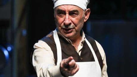 Usta oyuncu Şener Şen'in Zengin Mutfağı, son kez sahnede!