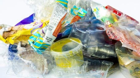 Afvalrekening stijgt: ’Burger draait op voor geschrapte plastictaks bij bedrijven’