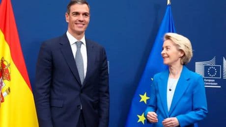 Sánchez insiste ante Von der Leyen en &quot;aumentar la presión&quot; sobre Israel... y esquiva la oficialidad del catalán y la opa de BBVA