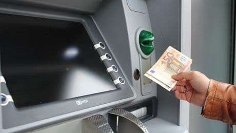 La Ley de Accesibilidad entra en vigor este mes y lo quiere cambiar todo: desde el cajero automático hasta Amazon