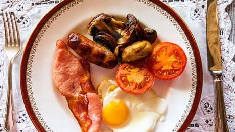 Brit in Tenerife stunned by 'crazy' cost of a full English breakfast but others disagree