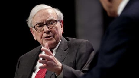 La empresa de Buffett, Berkshire Hathaway,  gana un  4% menos