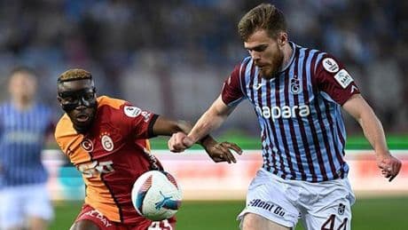Trabzonspor-Galatasaray maçında şoke eden sakatlık! Maça devam edemedi