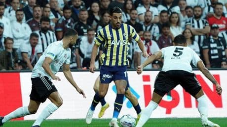 Fenerbahçe'nin derbideki en tecrübeli isimleri İrfan Can Kahveci ve Bright Osayi-Samuel