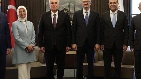 Cumhurbaşkanlığı İletişim Başkanı Burhanettin Duran, Kamu Başdenetçisi Akarca ile bir araya geldi