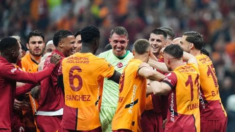 Galatasaray Başakşehir'i 2-0 mağlup etti, sezonu galibiyetle tamamladı