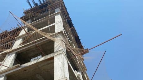 Aydın'da feci kaza! Önce güvenlik filesine ardından beton zemine düşen işçi, öldü