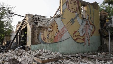 Guerre en Ukraine, jour 1225 : Washington stoppe des livraisons d’armes, frappes de drones