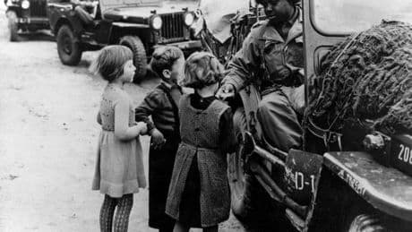 „Sie kamen mit Panzern und brachten Schokolade“