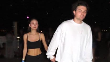Mit Freund auf dem Wüsten-Festival - Leni Klum stiefelt beim Coachella rum