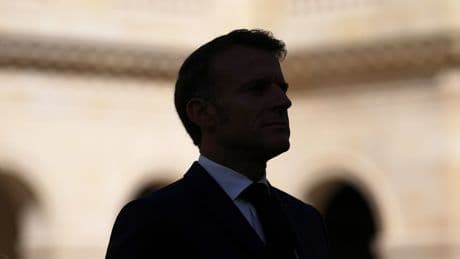 Francia flirtea con una crisis de régimen