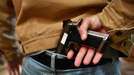 Autriche : après le drame, la législation sur les armes montrée du doigt