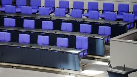 Bundestag: Klöckner bemängelt "sehr schwach" besetzte Regierungsbank