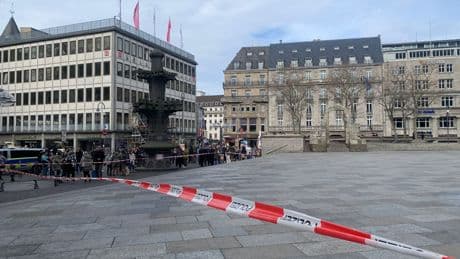 Teil der Domplatte gesperrt: Stütze in Tiefgarage beschädigt