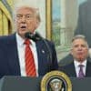Aux Etats-Unis, la Cour suprême autorise provisoirement Donald Trump à exclure les personnes transgenres de l'armée