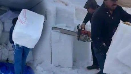 Dede mesleği deyip kolları sıvadı! 40 derecelik sıcakta kar satıyor: Bardağı 100 lira