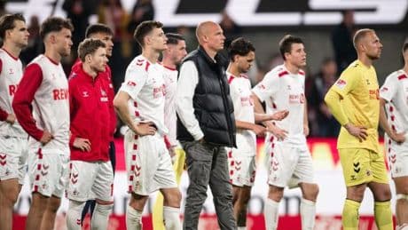 Explosive Stimmung beim 1. FC Köln – Fans fordern Entlassung von Trainer und Manager