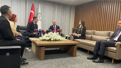Siyasette bayramlaşma trafiği: DEM Parti'nin ilk ziyaretçisi MHP oldu