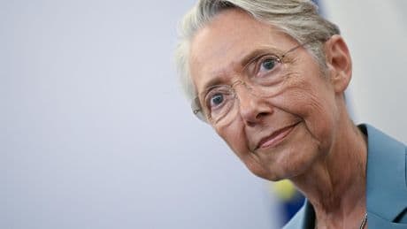 L’Éducation nationale va proposer une intelligence artificielle aux professeurs « pour les accompagner dans leur métier », réaffirme Élisabeth Borne