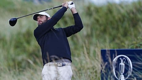 Scottie Scheffler takes grip of Open as Rory McIlroy charges up leaderboard