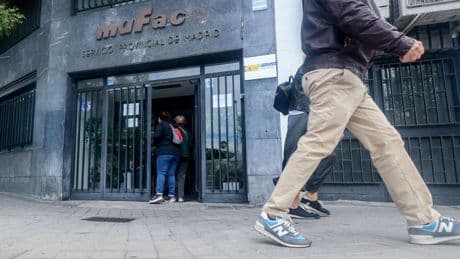 Adeslas y Asisa dirán  a Muface el coste auditado del seguro de los funcionarios