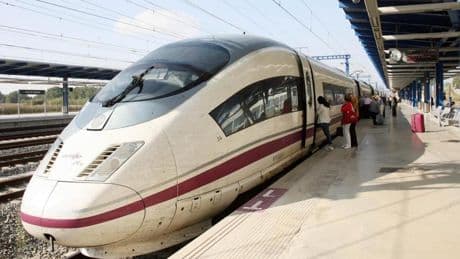 Retrasos en los trenes de alta velocidad entre Barcelona y Madrid por una avería