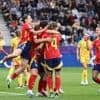 Spanje haalt uit tegen België in spektakelstuk met acht goals, Italië treft Portugal