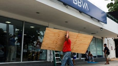 Las empresas españolas en México moderan su optimismo económico