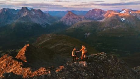 Quand le hasard fait escale à l’étranger : ces rencontres imprévues en voyage