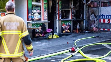 Feuer: Vier Verletzte bei Brand in einem Bremer Dönerladen