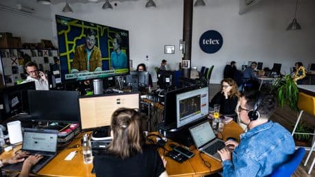 Sinds Orbán aankondigde de ‘stinkwantsen’ van oppositie en journalisten te elimineren, groeit bij oprichter van nieuwssite Telex de onrust