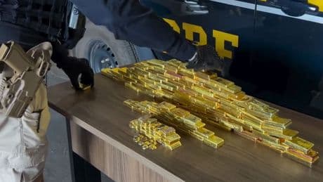 Rekord-Fund bei Routinekontrolle - Frau mit 103 Kilo Gold im Auto gestoppt