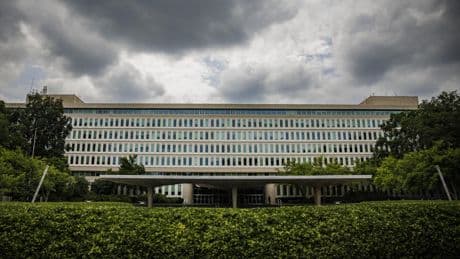 États-Unis : des agents de sécurité tirent sur une personne devant le siège de la CIA