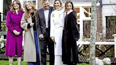 Leden koninklijk huis donderdag weer naar ’vuurpeloton’ op Huis ten Bosch: ’Fotosessie blijft ongemakkelijk’
