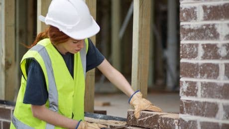 Labour unveils £100m plan to battle housing crisis by training 40,000 builders by 2029