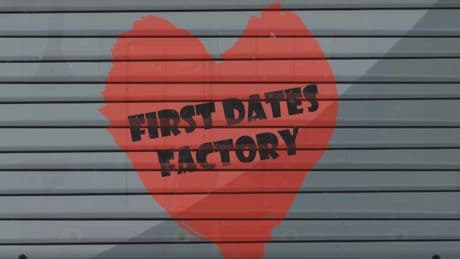 El consejo de &#039;First Dates&#039; sobre los tatuajes: &quot;Ponerte el nombre de la pareja puede que no sea lo mejor&quot;